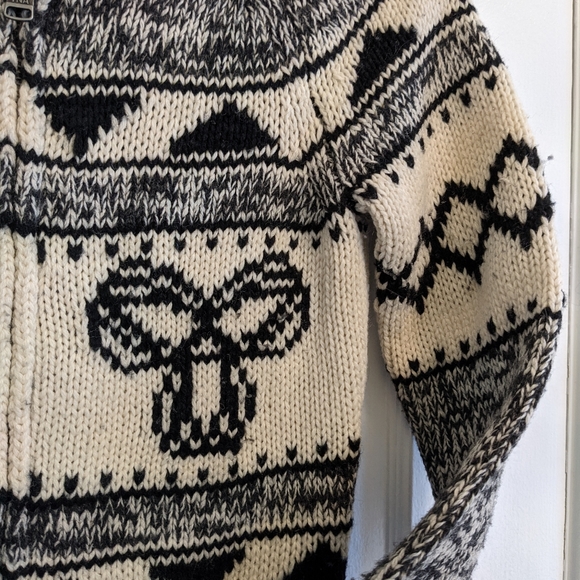 Aritzia wool sweater - Picture 5 of 6